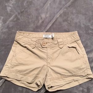 Old Navy girl’s khaki shorts